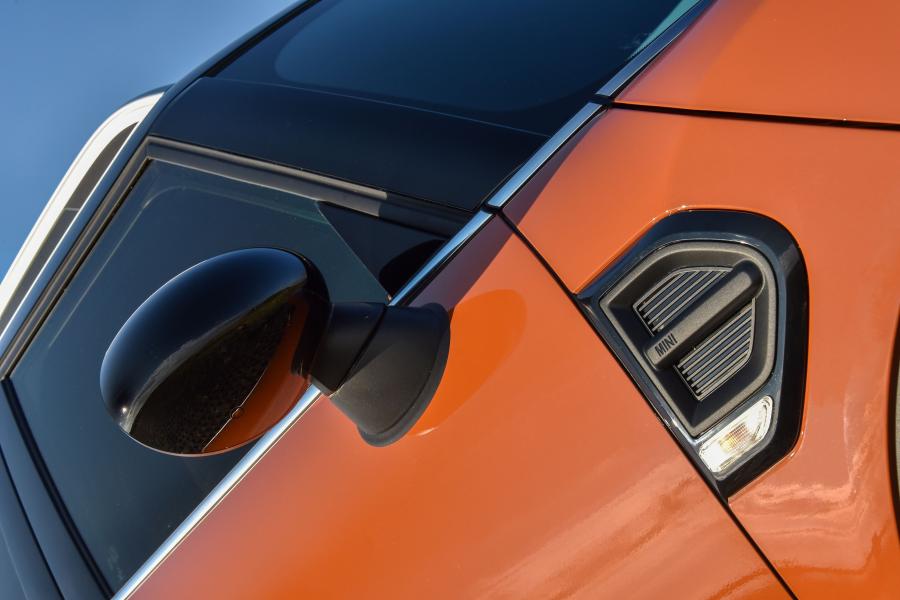 Детали экстерьера Mini Cooper Countryman 2017 года  (ZA) (фото 9 из 40)